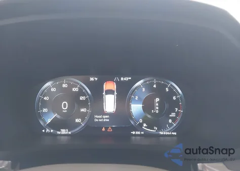 2021 Volvo V60 Cross Country T5 z USA, uszkodzony, nr VIN YV4102WK7M1067670